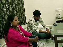 Indian hot milf Kamwali bhabhi getting fucked by young manager! Hindi XXX sex